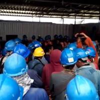 gaduh-tka-diduga-pukul-pekerja-lokal-di-proyek-pltu-jawa-vii-di-serang