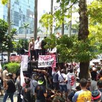 driver-ojol-demo-minta-pemerintah-hentikan-rekrutmen-baru-dan-usir-gojek-grab