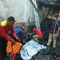 dua-ruko-terbakar-di-makassar-tiga-tewas