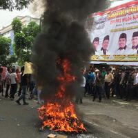 masyarakat-peduli-nkri-geruduk-kantor-kantor-dpw-pks