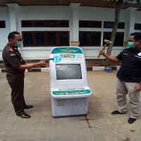 bikin-curiga-disita-ponsel-mahal-saat-dimusnahkan-hanya-hp-jadul