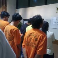 kurir-sembunyikan-sabu-di-botol-deodoran