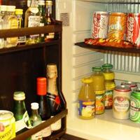 hotel-di-spanyol-stop-isi-minibar-gara-gara-direfill-air-kencing