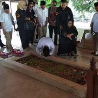 prabowo---sandiaga-nomor-urut-2-massa-ucapkan-2-kalimat-syahadat