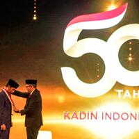 presiden-jokowi-terima-penghargaan-tokoh-pemerataan-pembangunan-indonesia