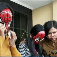 2-cewek-muda-dan-cantik-kompak-tawarkan-layanan-seks-threesome-segini-tarifnya