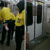 seorang-penumpang-buang-air-besar-di-gerbong-krl