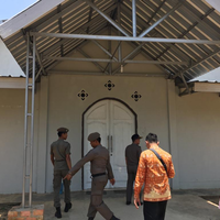 satpol-pp-kota-jambi-segel-gereja