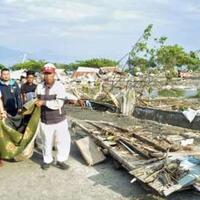 ratusan-petugas-satpol-pp-diduga-hilang-diterjang-tsunami-palu