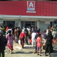 usai-gempa-palu-warga-mulai-menjarah-toko