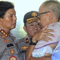 viral-foto-mensos-gumiwang-gendong-balita-korban-gempa-paluini-penjelasan-kemensos