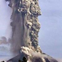 musibah-bertubi2-gunung-soputan-erupsi-abu-vulkanik-setinggi-4-km