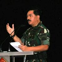 tni-kawal-ketat-mobil-pembawa-logistik-bantuan-ke-palu
