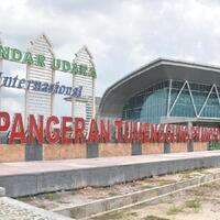 baru-dibangun-sudah-amblas-jokowi-terancam-gagal-mendarat-bandara-apt-pranoto