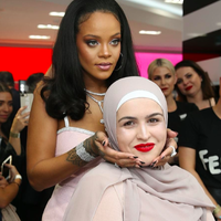 ketika-rihanna-bersedia-jadi-perias-hijabers