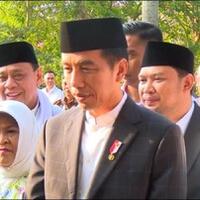 jokowi-sebar-modal-rp594-m-untuk-bank-wakaf-di-33-pesantren