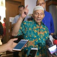 sempat-mangkir-kedatangan-amien-rais-dikawal-3284-personel