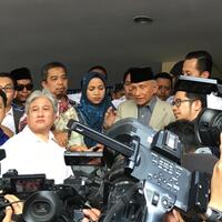 amien-rais-memenuhi-panggilan-polisi