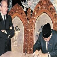 angkuhnya-gaya-sedekap-bos-imf-kepada-soeharto-kala-memberi-dana-bantuan-ke-indonesia