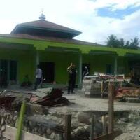 subhanallah-gelombang-tsunami-hanya-lewat-di-atas-kubah-masjid-ini