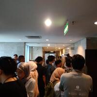 peluru-serempet-jilbab-staf-anggota-dpr-fraksi-golkar