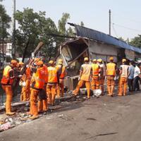 turap-longsor-6-warung-di-jakarta-utara-roboh