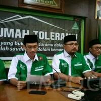 ketua-gp-ansor-yaqut-cholil-samakan-bendera-hti-dan-pki