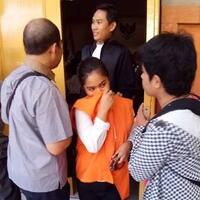 simpan-narkoba-dalam-pembalut-wanita-cantik-ini-terancam-melahirkan-di-penjara