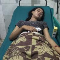 brakkkpacu-mobil-100-km-jam-mahasiswi-cantik-luka-parah-usai-tabrak-kantin-kampus