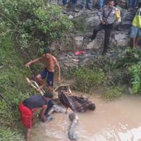 dikejar-warga-nekat-lompat-ke-sungai-motornya-ditemukan-orangnya-mati-mengambang