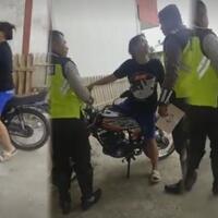 emak2-dilawan-tak-terima-ditilang-pengendara-rx-king-ngamuk-tampar--lempar-polisi