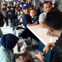 penerbangan-delay-5-jam-penumpang-lion-air-di-padang-mengamuk