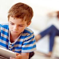 bkkbn-gawai-berpotensi-sebarkan-perilaku-seks-menyimpang