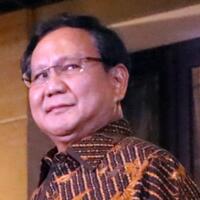 prabowo-marah-saat-emak-emak-berebut-buku-nah-loh