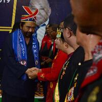 surya-paloh-terima-gelar-kehormatan-raja-di-maluku