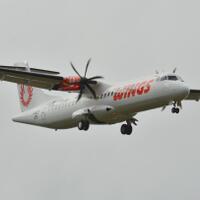 bikin-ngeri-pesawat-lion-air-ini-terbang-miring-di-langit-sulawesi