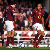 momen-memalukan-tap-penalty-pires-dan-henry-gagal-total