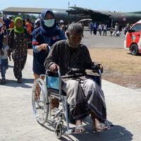 korban-tsunami-di-donggala-butuh-layanan-kesehatan-di-pengungsian