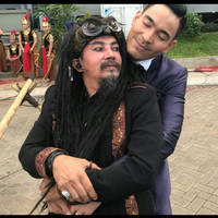 foto-foto-ini-nunjukkin-betapa-konyolnya-jason-momoa-pemeran-aquaman-saat-foto