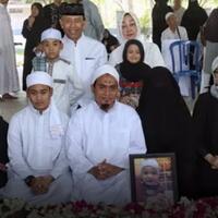 putri-dan-cucunya-mengenakan-cadar-foto-keluarga-wiranto-jadi-pembicaraan-warganet