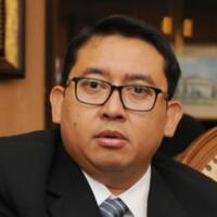 pihak-istana-sebut-fadli-zon-ketinggalan-zaman-soal-undangan-via-whatsapp