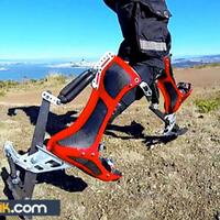 wow--sepatu-boots-ini-bisa-sampai-kecepatan-40km-jam