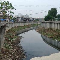 tanggul-kali-gendong-penjaringan-mangkrak