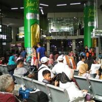 pt-kci-tambah-petugas-krl-saat-reuni-212