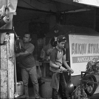 warung-ngumpul-penggemar-kamera-analog---part-5