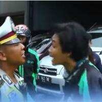 ditilang-polisi-driver-ojol-ini-malah-ngamuk