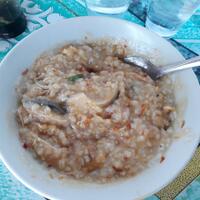 mengaduk-bubur-sebelum-dimakan-kenapa-jijik