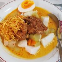 yang-mantap-berkuah-gurih-lontong-sayur-khas-medan-hingga-betawi