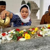 soeharto-guru-besar-koruptor-titiek-kkn-lebih-marak-sekarang