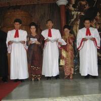 jokowi-kenakan-kepala-kain-pakaian-adat-melayu-untuk-anak-gadis